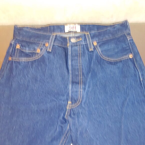 31 X 38 BUTTON FLY ** 501 ** INDIGO LEVI’S that are just as Clean as a Whistle.. - Picture 6 of 7